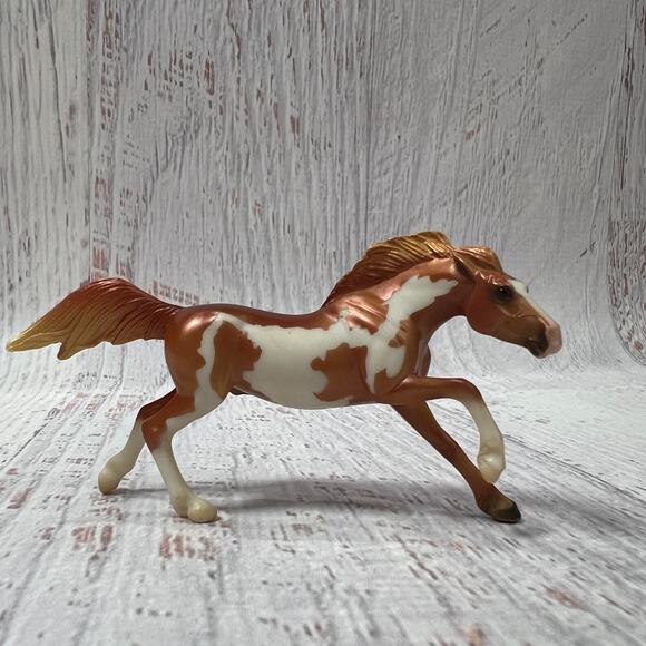 Breyer Stablemates Mustang Horse Chestnut Pinto Running 4" x 3" Toy Figure - Picture 1 of 12